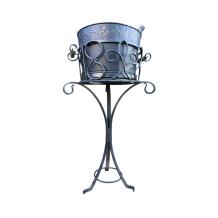 Prachtige metalen wijnkoeler, mooi smeedwerk!
