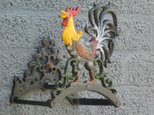 Coq - support tuyau d'eau en fonte