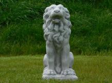 Sitzender Löwe - Tierstatue aus Stein - 53 cm - klassisch