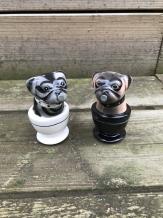 Zout en peper potjes, 2 kussende honden in kopjes