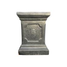 Sokkel - bloem - 39 cm - robuuste uitstraling - zwart
