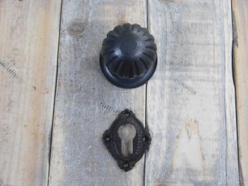 1 deurknop smal vast, met rozet, van antieke ijzeren