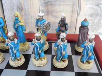 Mooi schaakspel met het thema: ''CRUSADE VS MUSLIM', bijzonder schaakspel!