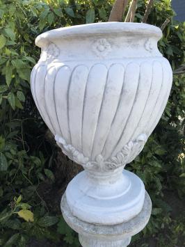 Schöne große Vase-Krug-Blumentopf, voll von Stein