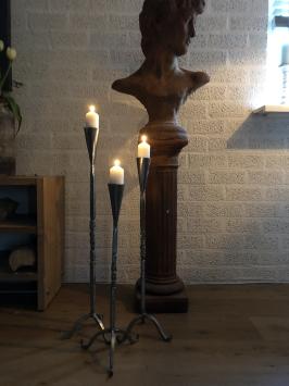 Feiner schmiedeeiserner Kerzenhalter, 1 Arm, großes Format, schöne dekorative Schmiedearbeit!
