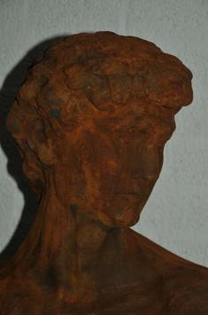 Skulptur David, massives Steinoxid, beeindruckend!