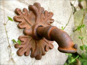 Gargouille Neptune – 23 cm – fonte rouille avec feuille de chêne