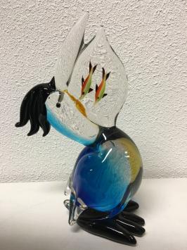 Schöner glasgeblasener Pelikan, farbenprächtig.