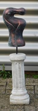 Abstract Spirit - auf Sockel - Stein - 92 cm - Kupferoptik