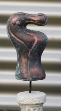 Abstract Spirit - auf Sockel - Stein - 92 cm - Kupferoptik