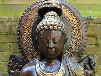 Thaise Boeddha beeld op troon van vol steen