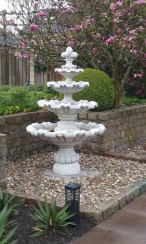 Fontaine de jardin à 4 vasques – 210 cm – pierre massive