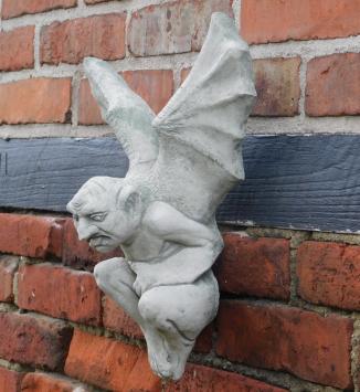 Gargoyle - Fledermaus-Dämonen-Störer - steinerne Kathedralenfigur.