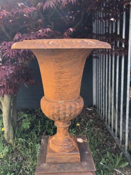 Vase de jardin en fonte – 63 cm – rustique et classique