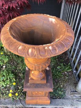 Vase de jardin en fonte – 63 cm – rustique et classique