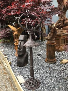 Cadran solaire en fonte – décor marron – 120 cm
