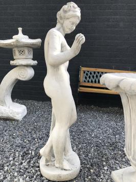 Vollsteinskulptur der Venus (Gott) mit Apfel, große Gartenskulptur