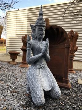 Tempelwachter in knielende houding, Thailand, polystone.