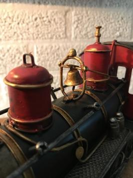 Lokomotive - aus antikem Eisen, handgefertigtes Modell