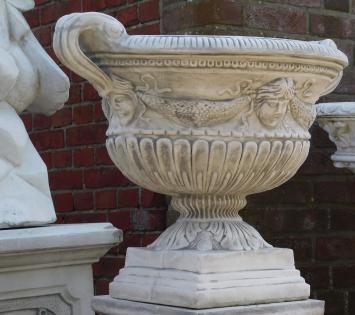 Vase de jardin ovale – 60 cm de haut – style français – en pierre