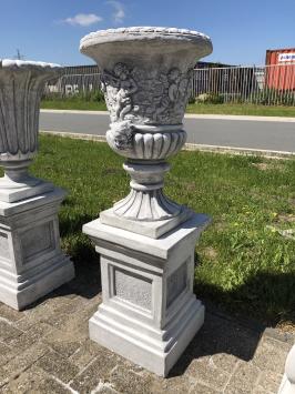 Pot de fleurs avec anges sur piédestal - 145 cm - pierre - exclusif