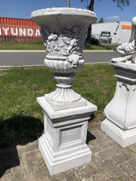 Pot de fleurs avec anges sur piédestal - 145 cm - pierre - exclusif