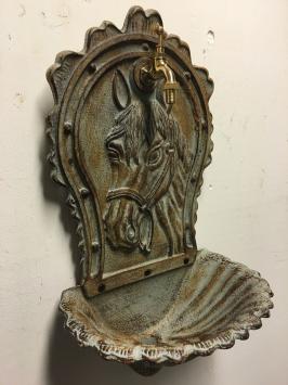 Lavabo mural avec image de cheval – fonte 60 cm – rustique