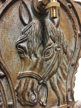 Lavabo mural avec image de cheval – fonte 60 cm – rustique